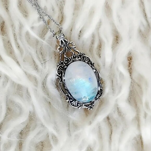 Jewelry - Vintage Bohemian Moonstone Pendant Necklace